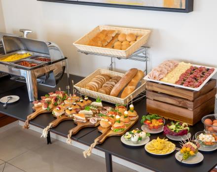 Start your day with our rich breakfast buffet!